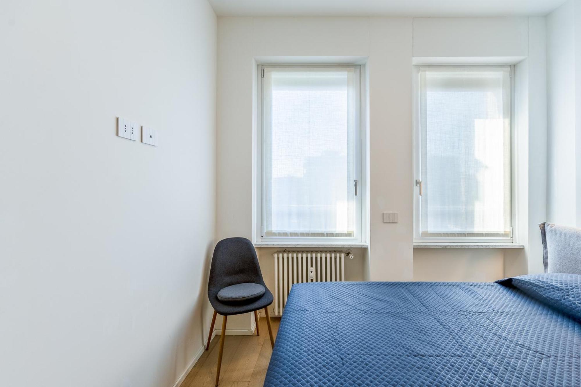 Central Milan Apartments - Duomo And Navigli, Bright With Balcony — Photos 3